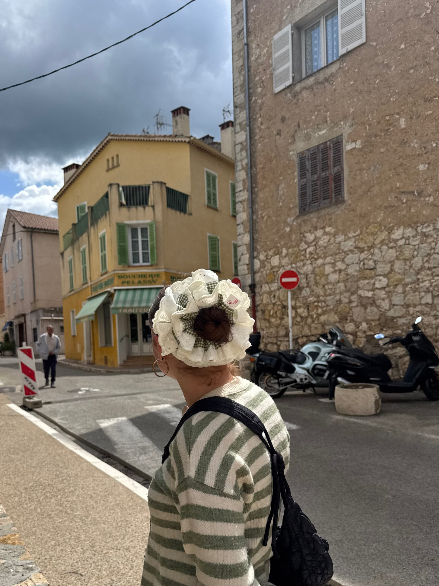 The Green and White Gingham Regular Doodle Buzz