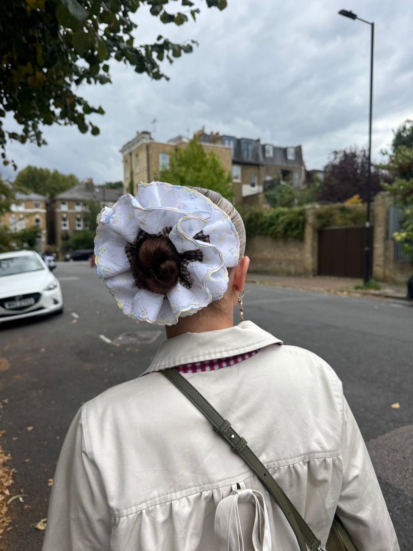 The White and Brown Gingham Regular Doodle Buzz
